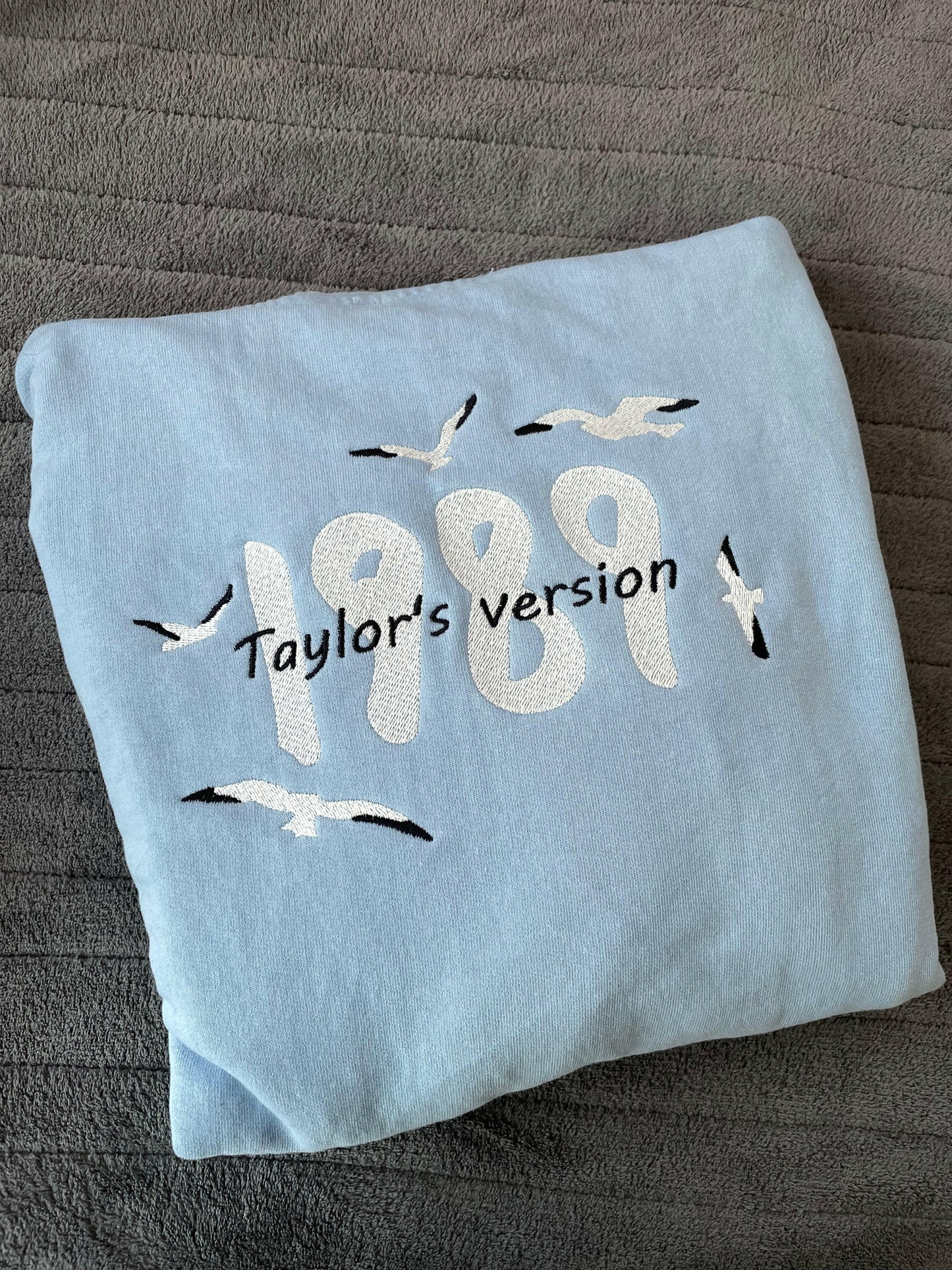 1989 sweatshirt Taylor Swift - Thread Muse - Brodat - Bucuresti