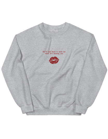 Taste me sweatshirt Sabrina Carpenter - Thread Muse